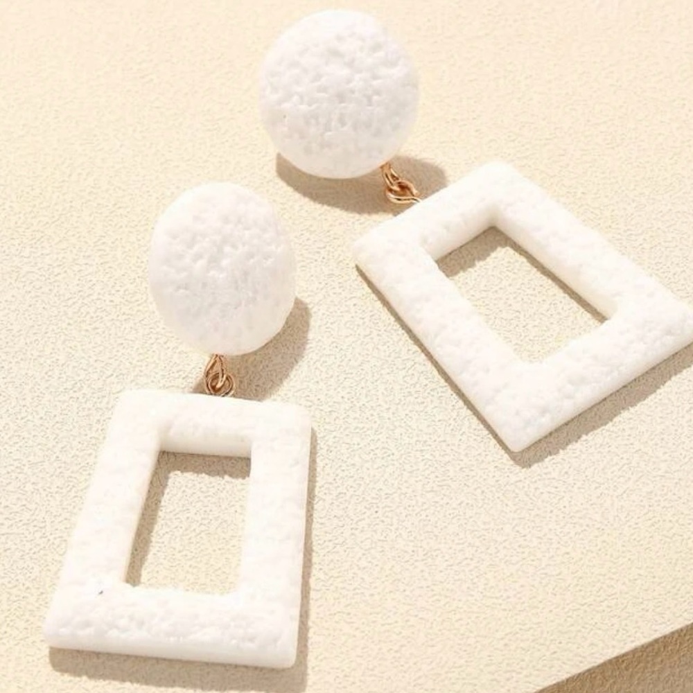 White retro chunky earrings